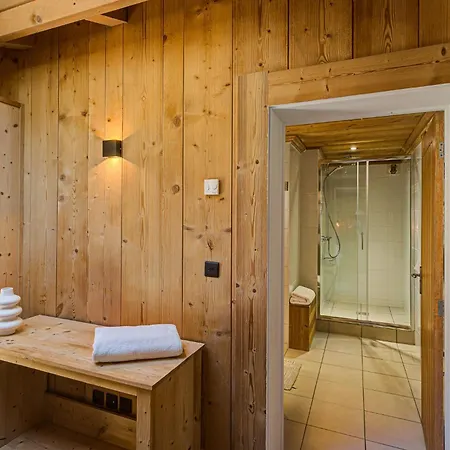 Apartment Soleil, Alpes Travel, Argentiere, Sleeps 9 Chamonix