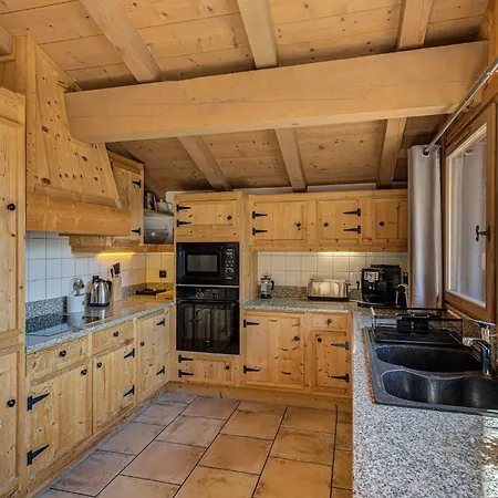 Soleil, Alpes Travel, Argentiere, Sleeps 9 *